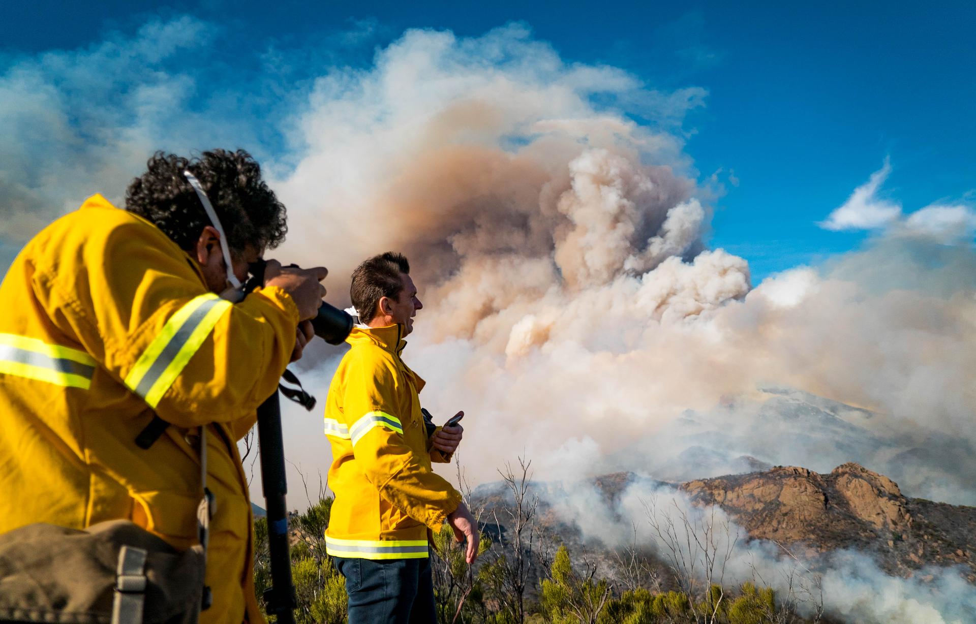 Evelio Contreras filming the Woolsey Fire