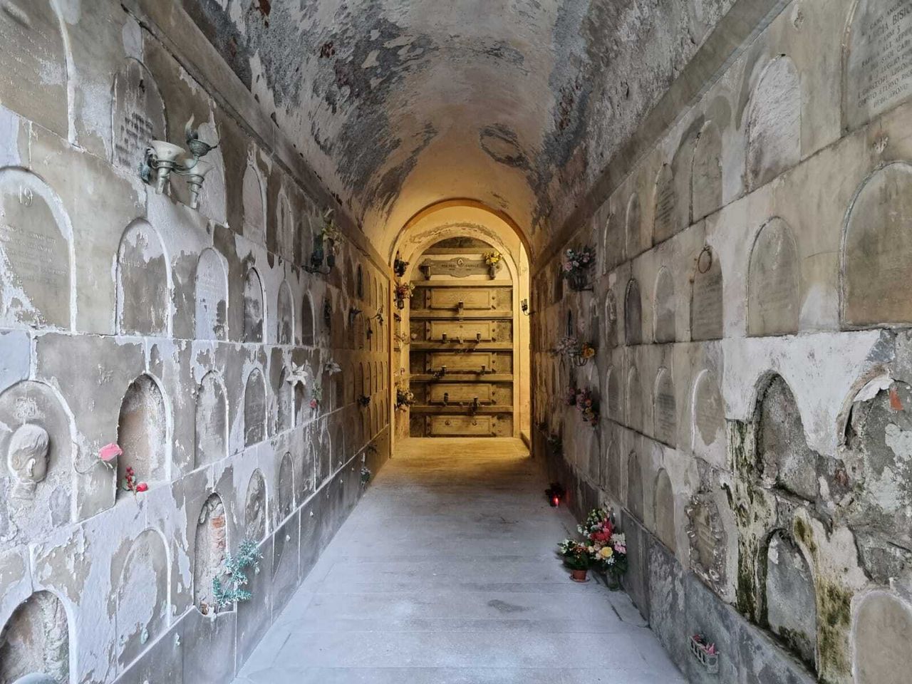 The tomb where Buckley's great-great uncle is buried