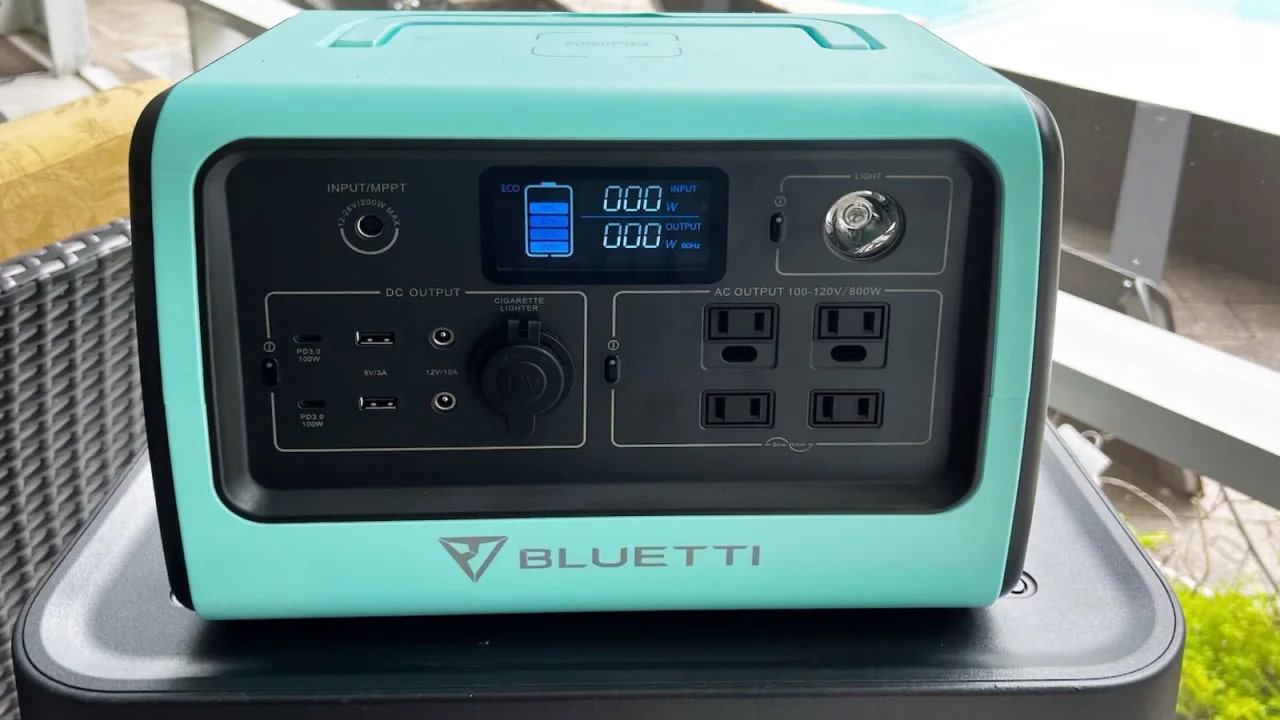 Bluetti EB70S solar generator